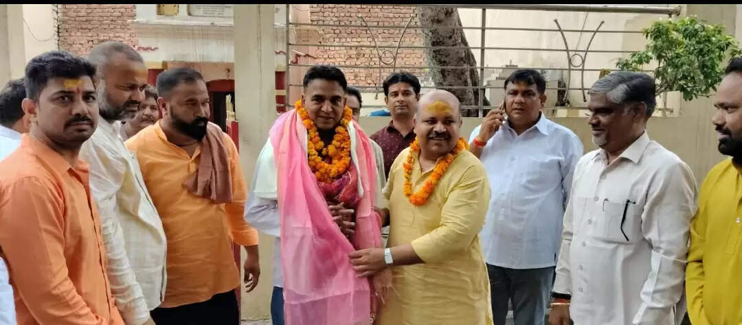 गुरु पूर्णिमा पर भाजपा ने 20 मंडलों में किया गुरुओं, महंतों एवं पुजारियों का सम्मान