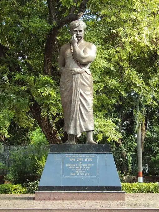 उपराष्ट्रपति, लोकसभा अध्यक्ष, प्रधानमंत्री ने चंद्रशेखर आजाद और लोकमान्य तिलक को याद किया
