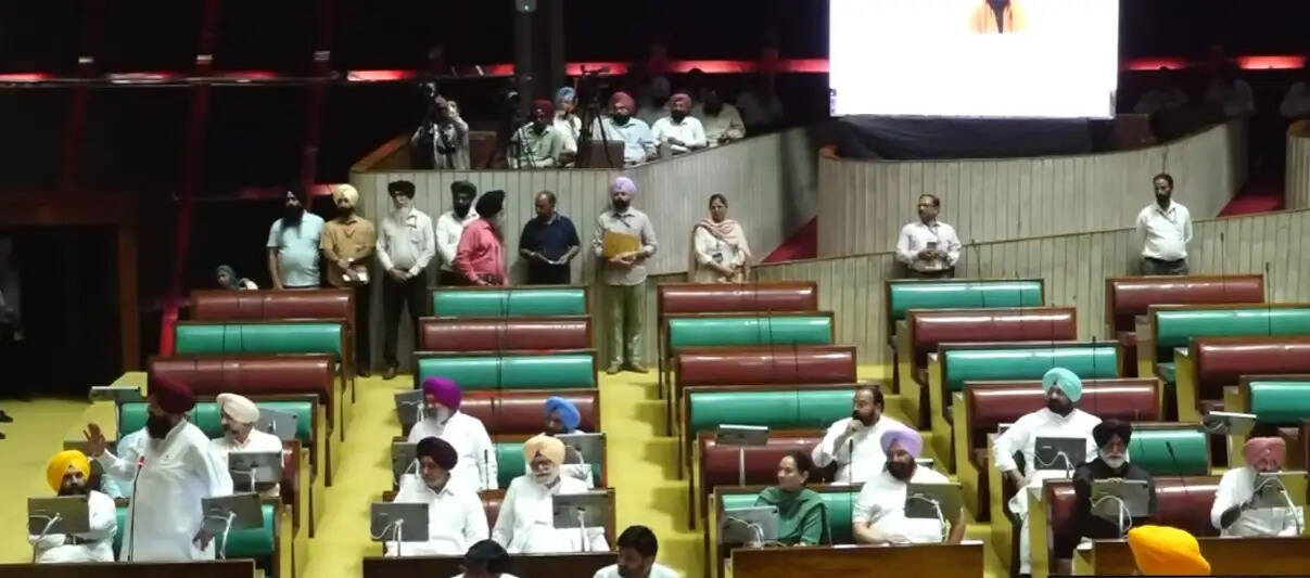 पंजाब विधानसभा में मुख्यमंत्री और विधायकों का डोप टेस्ट कराने की मांग पर हंगामा