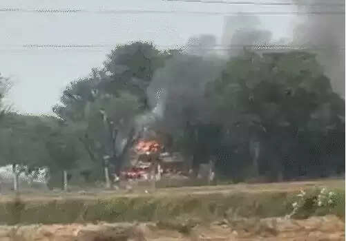 (संशोधित) राजस्थान में हाईटेंशन लाइन से छूने पर बस में दौड़ा करंट, दो मजदूरों की मौत