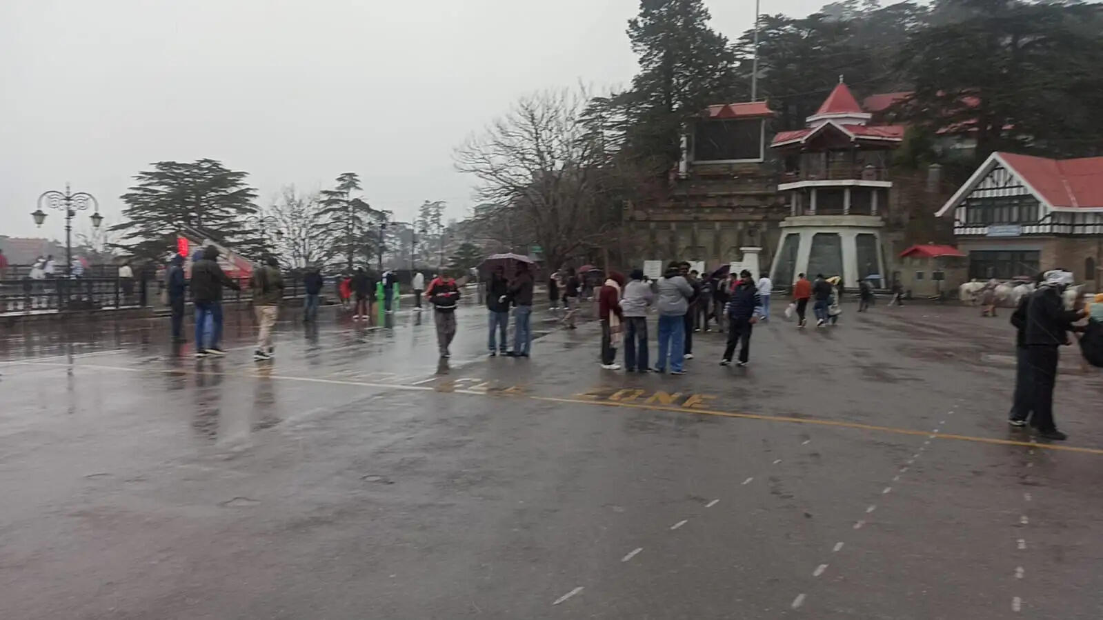 हिमाचल में कई जगह बारिश-ओलावृष्टि से लौटी ठंड, शिमला में भी गिरे ओले