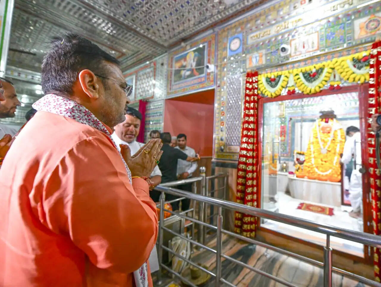 नवरात्र पर सीएम भजनलाल शर्मा ने ज्वाला माता व शाकम्भरी माता के किए दर्शन