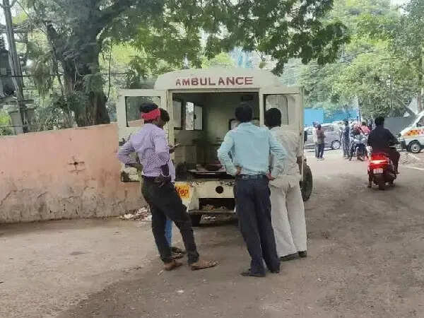 भोपाल में करवाचौथ व्रत&nbsp;से पहले महिला फंदे&nbsp;पर&nbsp;झूली, तीन महीने से चल रहा था मानसिक&nbsp;बिमारी का इलाज