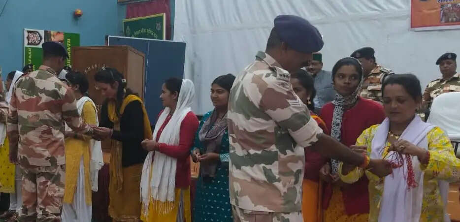 रक्षाबंधन पर हिमवीरों को बांधा रक्षा सूत्र, राष्ट्र रक्षा का लिया संकल्प