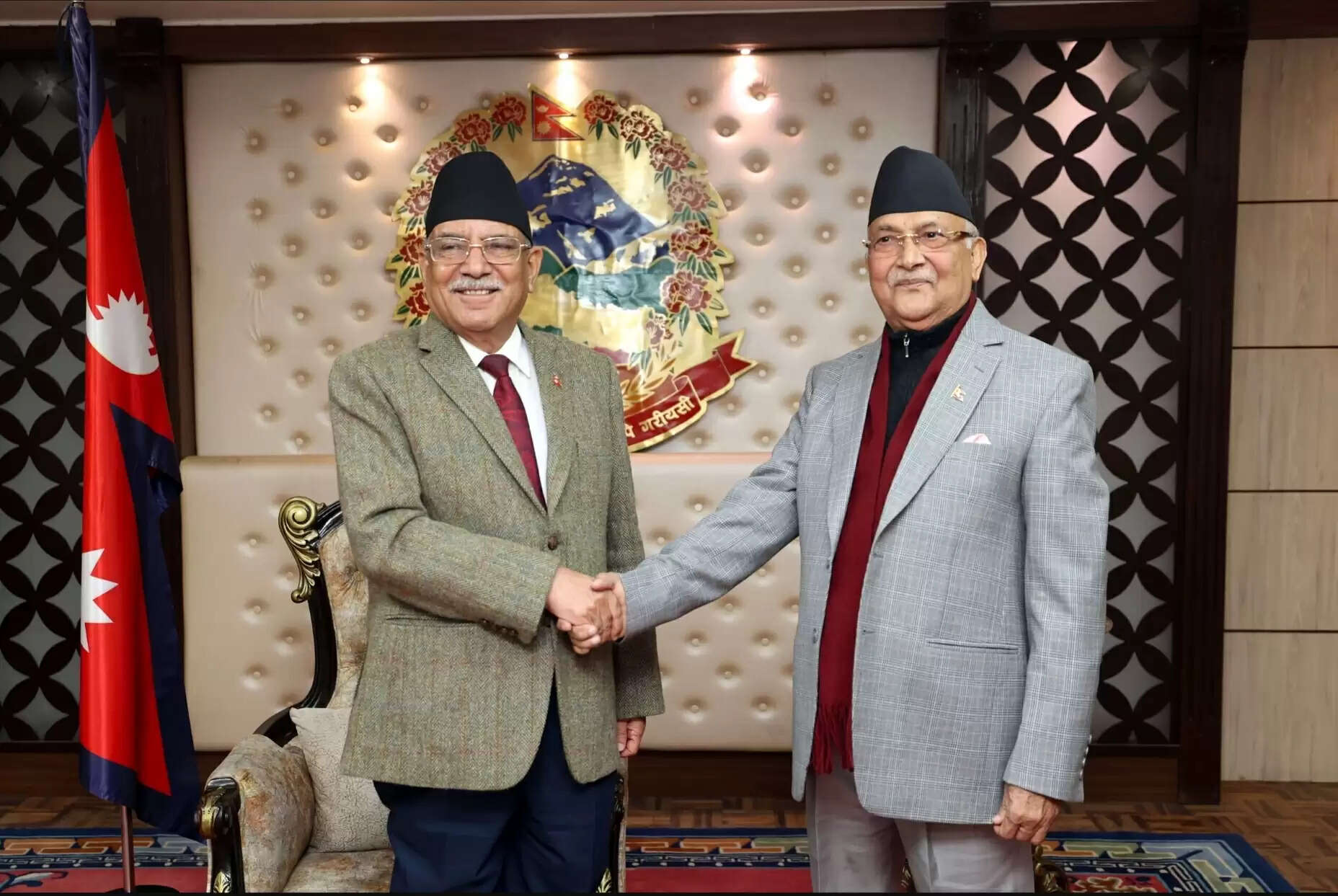 नेपाल में ओली और प्रचंड फिर आ सकते हैं साथ