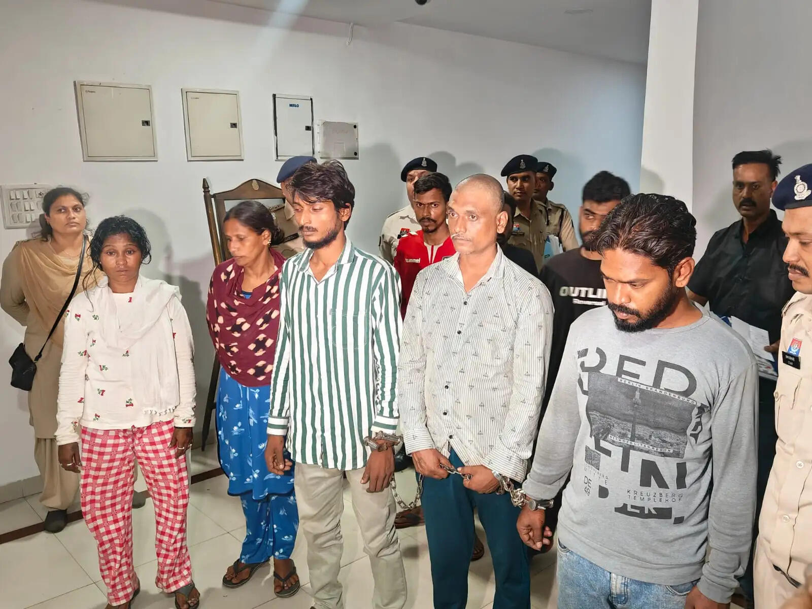 अंतरराज्यीय गांजा तस्करी का भंडाफोड़, 46.1 किलो गांजा के साथ&nbsp;पांच&nbsp;आरोपित गिरफ्तार
