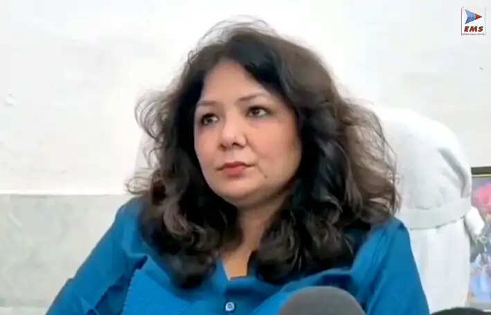 फिरोजाबाद के जिलाधिकारी पर आरोप लगाने वाली तहसीलदार ट्रांसफर, राजस्व परिषद लखनऊ से की गयीं संबंद्ध