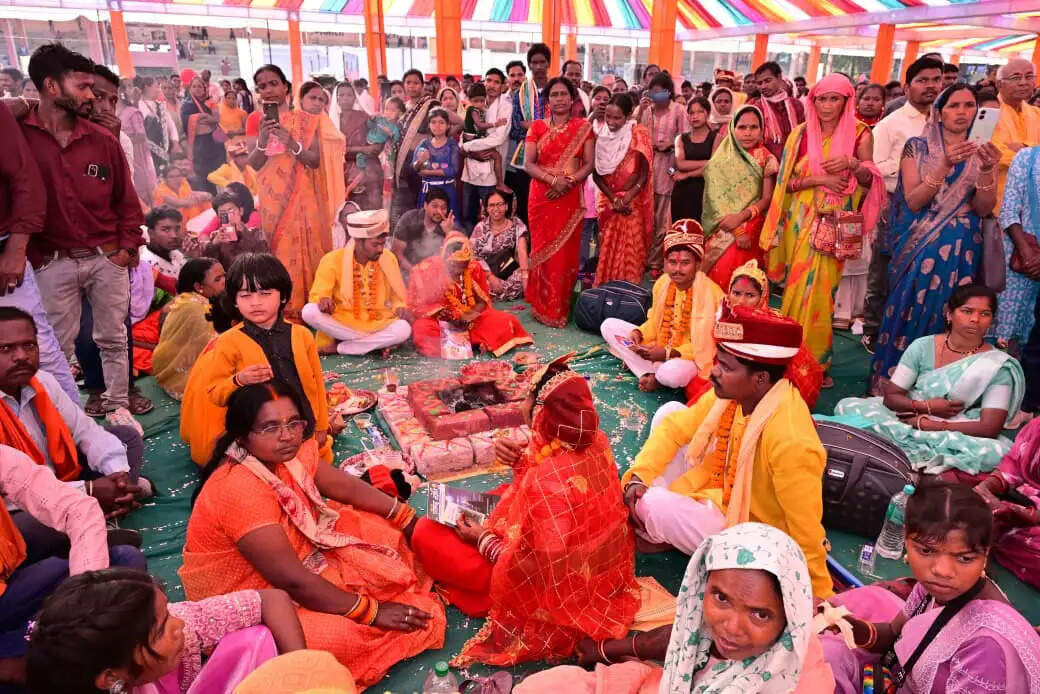 जशपुर में 240 जोड़ों का सामूहिक विवाह, सीएम विष्णु देव साय ने दिया आशीर्वाद