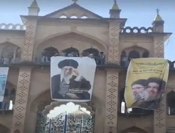 ईरान के सर्वोच्च नेता आयतुल्ला अली खामेनेई की मौत की खबर के बाद लखनऊ सहित यूपी में कई जगह प्रदर्शन