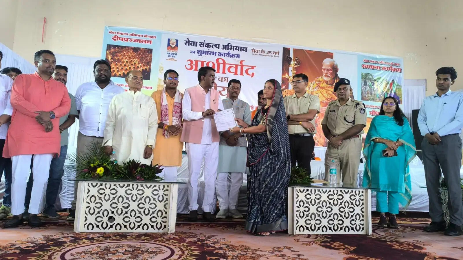 अनूपपुर: प्रधानमंत्री के जन्मदिवस पर आशीर्वाद स्वरूप एक दिया अवश्य जलाएं - प्रभारी मंत्री