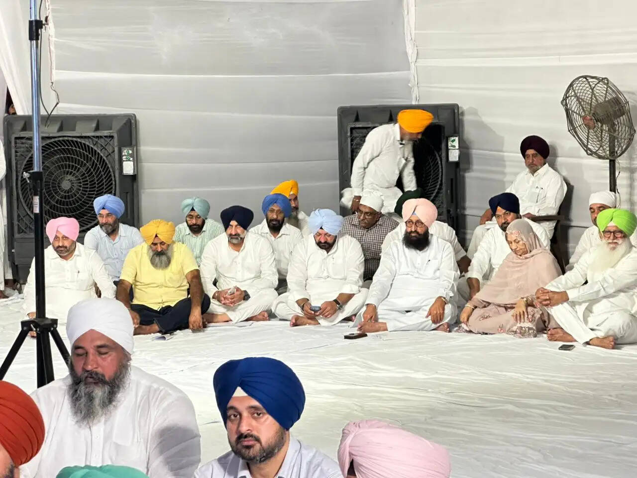 अकाल तख्त से जत्थेदार का आदेश- एक माह में संशोधित करें बेअदबी कानून