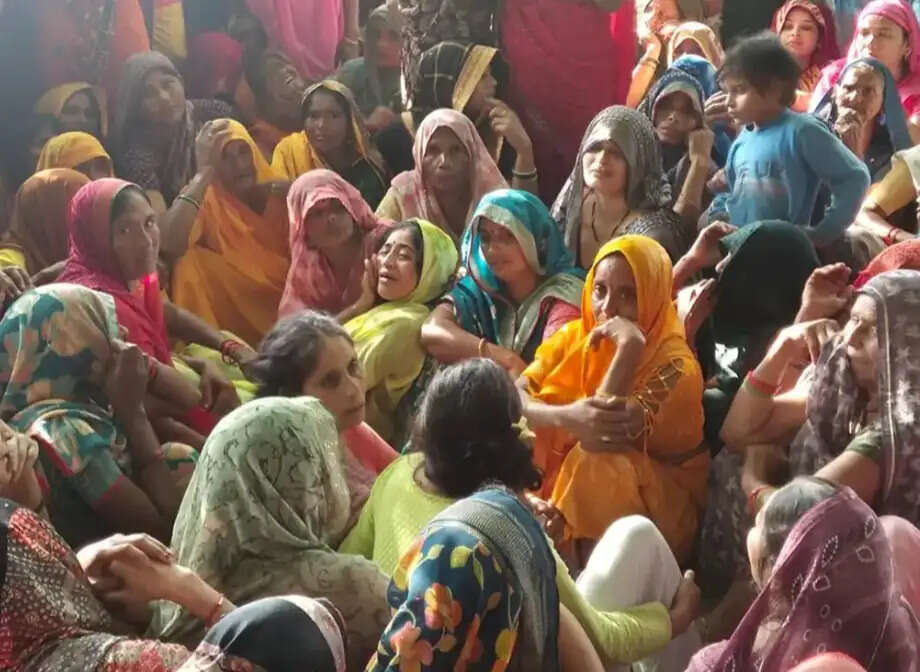 (अपडेट) फिरोजाबाद सड़क हादसा: दो और घायलों ने तोड़ा दम, मृतकों की संख्या बढ़कर 6 हुई