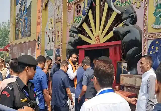 शपथ ग्रहण से पूर्व सम्राट चाैधरी ने पंचमुखी हनुमान मंदिर में की पूजा