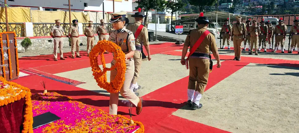 पुलिस स्मृति दिवस पर शहीद जवानों को नैनीताल पुलिस ने दी श्रद्धांजलि