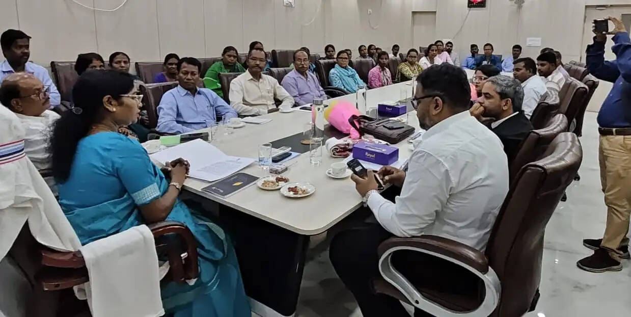 एनसीएसटी सदस्य आशा लकड़ा ने रांची-डीएसपीएमयू से सात दिन में रिपोर्ट मांगी