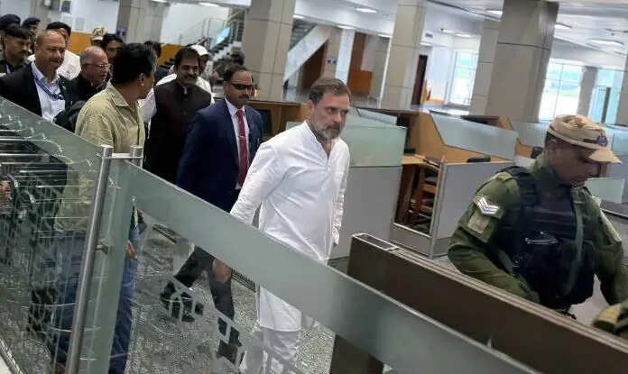 आतंकवाद की लड़ाई के खिलाफ पूरा विपक्ष केंद्र सरकार के साथ : राहुल गांधी