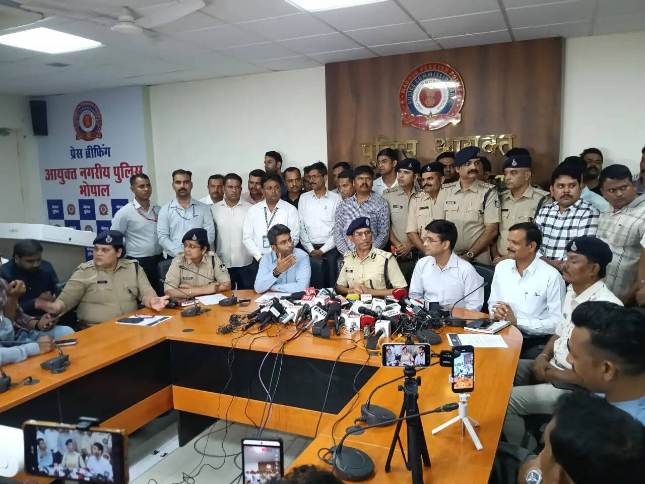 भोपाल:&nbsp;दानपत्र के जरिए करोड़ों की संपत्ति हड़पने की साजिश, रिटायर्ड दंपती की हत्या में दो सगे भाई गिरफ्तार