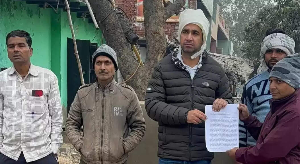 हाथरस कस्बे में जगह को लेकर नए विद्युत ट्रांसफॉर्मर का विरोध