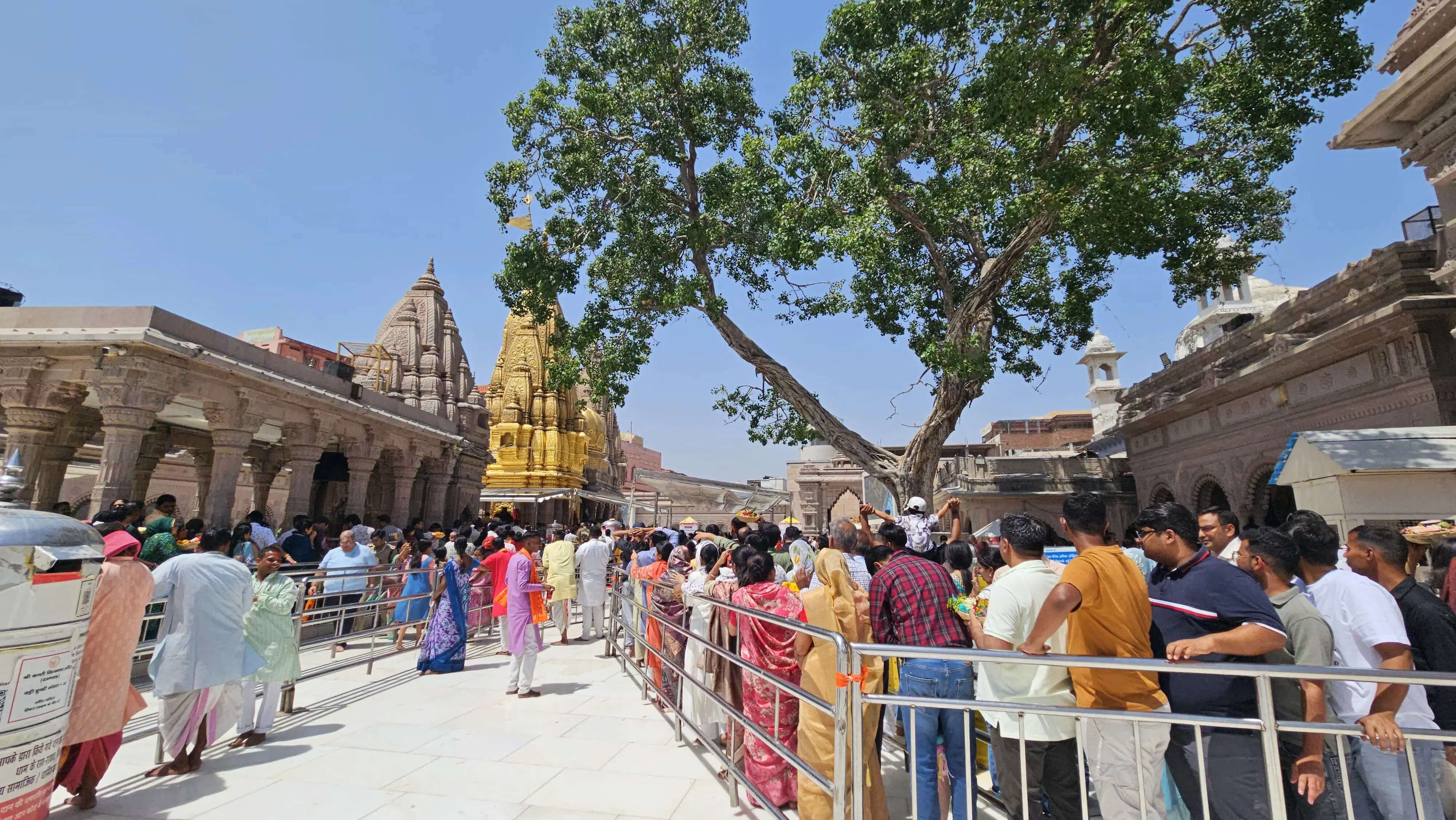 श्री काशी विश्वनाथ मंदिर में कतार प्रबंधन की समीक्षा, सहजता से दर्शन करेंगे श्रद्धालु