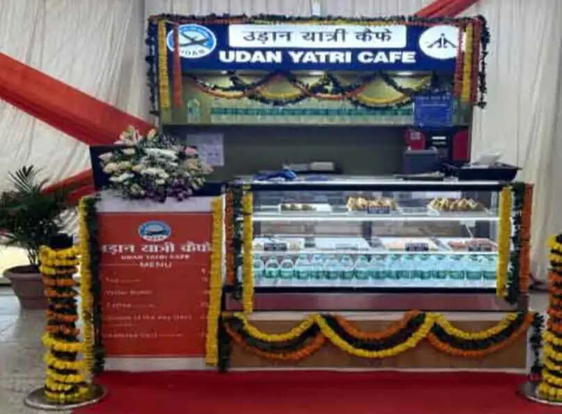 रांची एयरपोर्ट पर अब 10 रुपये में मिलेगा चाय-नाश्ता, केंद्रीय मंत्री ने शुरू की उड़ान कैफे