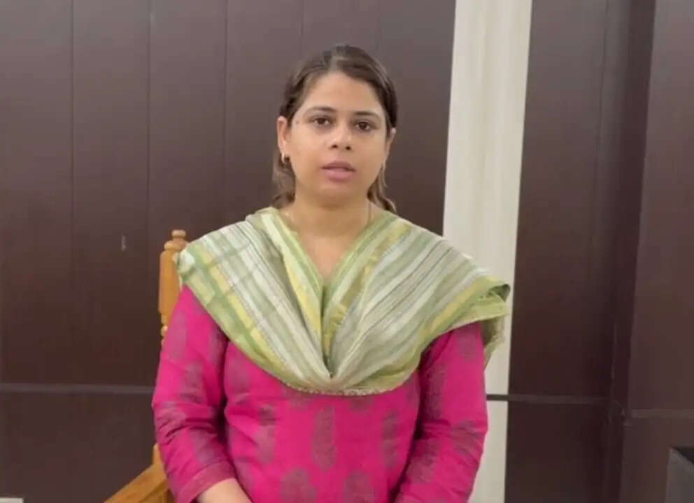 जनपद में गैस की कोई कमी नहीं है, अफवाहों पर ध्यान नहीं दें : जिलाधिकारी जसजीत कौर