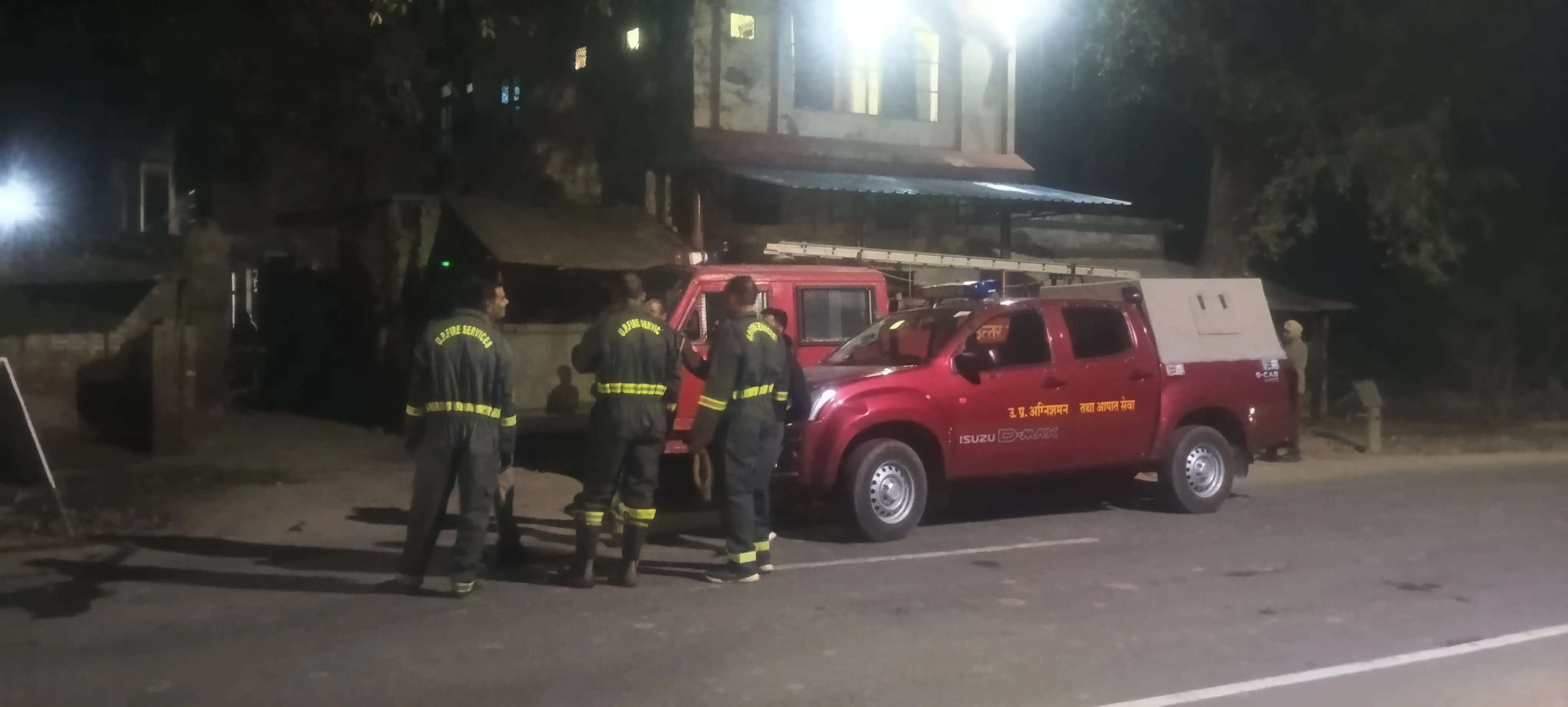 बेकरी में आग से लगने से लाखों का नुकसान