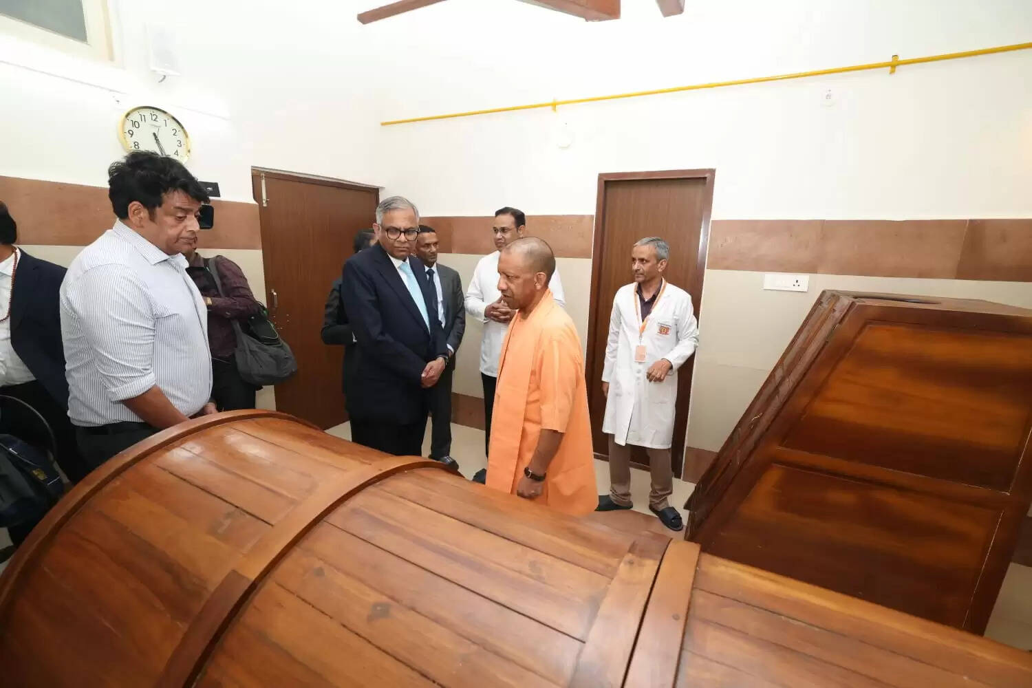 एमजीयूजी में पंचकर्म केंद्र को देखकर अभिभूत हुए टाटा संस के चेयरमैन