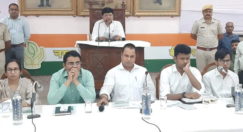 विकास के मुद्दों पर दलगत राजनीति से ऊपर उठकर काम करने को तैयार बीकानेर के काॅरपाेरेटर&nbsp;:&nbsp;सभी&nbsp;80&nbsp;वार्ड में 100 स्ट्रीट लाईटें लगाने&nbsp;की&nbsp;कही&nbsp;बात
