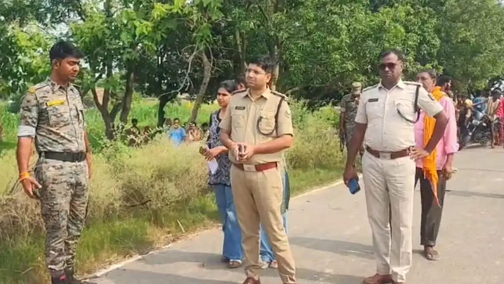 बोरे में बंद अज्ञात महिला का शव मिलने से सनसनी, घटना की छानबीन में जुटी पुलिस