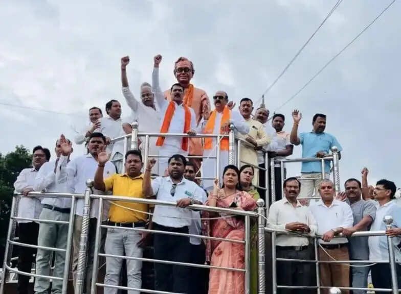 पं. दीनदयाल उपाध्याय की जयंती पर भाजपा ने अर्पित की श्रद्धांजलि