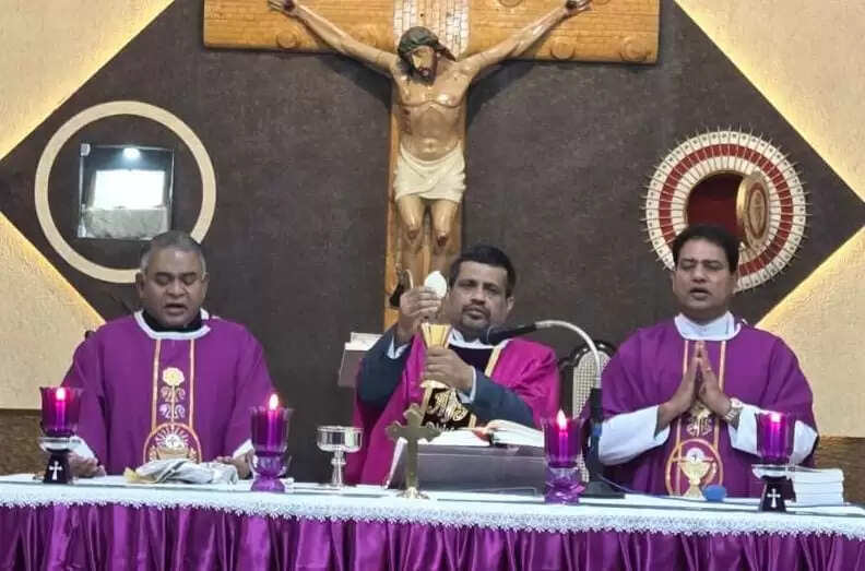 खुशियों के प्रतीक के रूप में मना तीसरा एडवेंट संडे