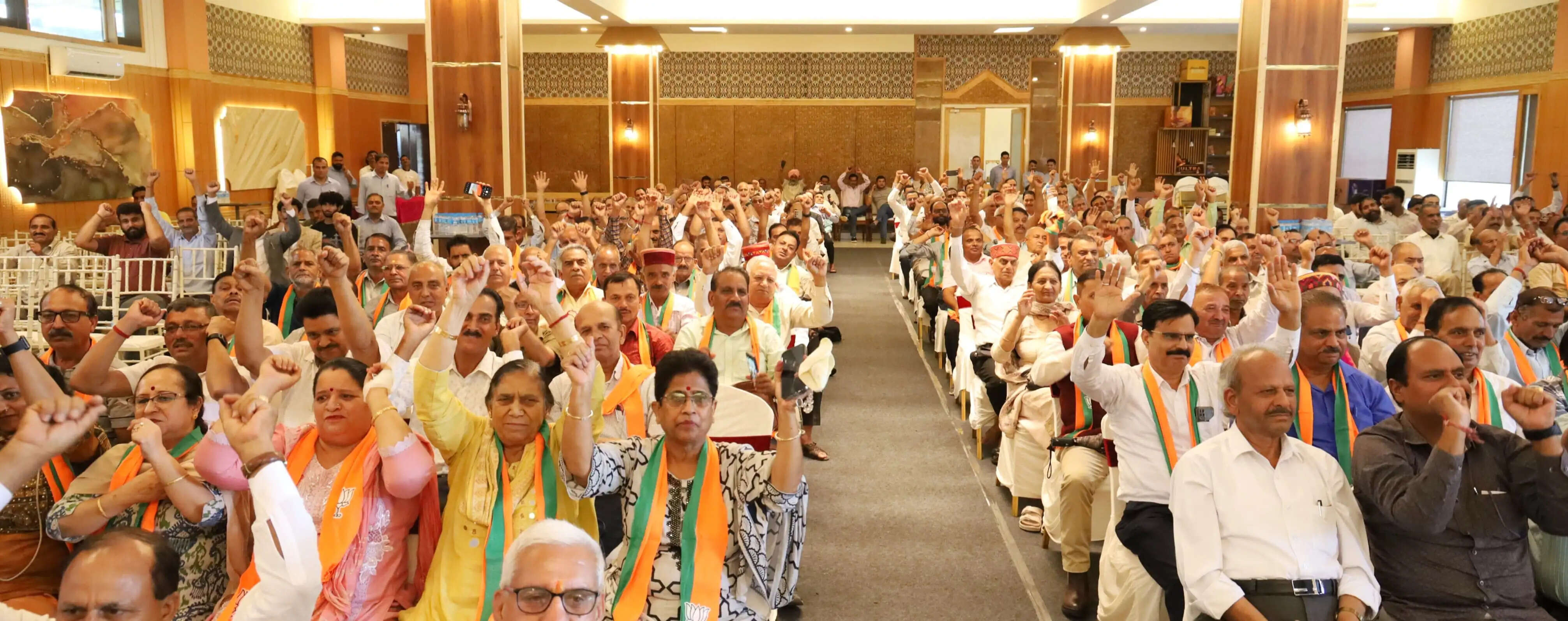 पेंशनरों को सड़कों पर उतरने को मजबूर कर रही सरकार : घनश्याम शर्मा