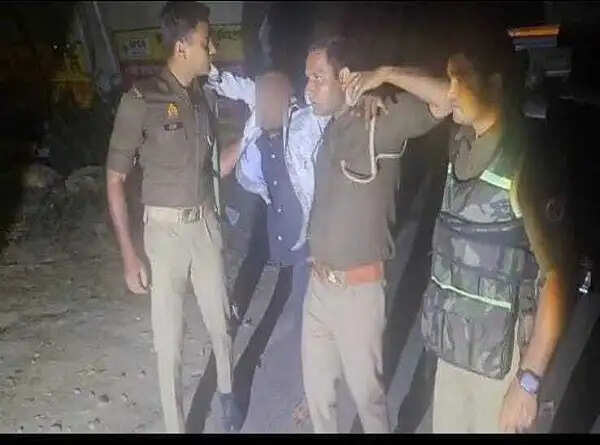 मुठभेड़ में अभियुक्त के बांए पैर में गोली लगी, गिरफ्तार