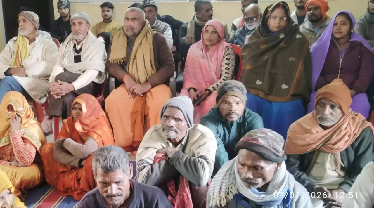 आवास चौपाल में गड़बड़ी उजागर, अपात्रता पर भड़के नोडल अधिकारी