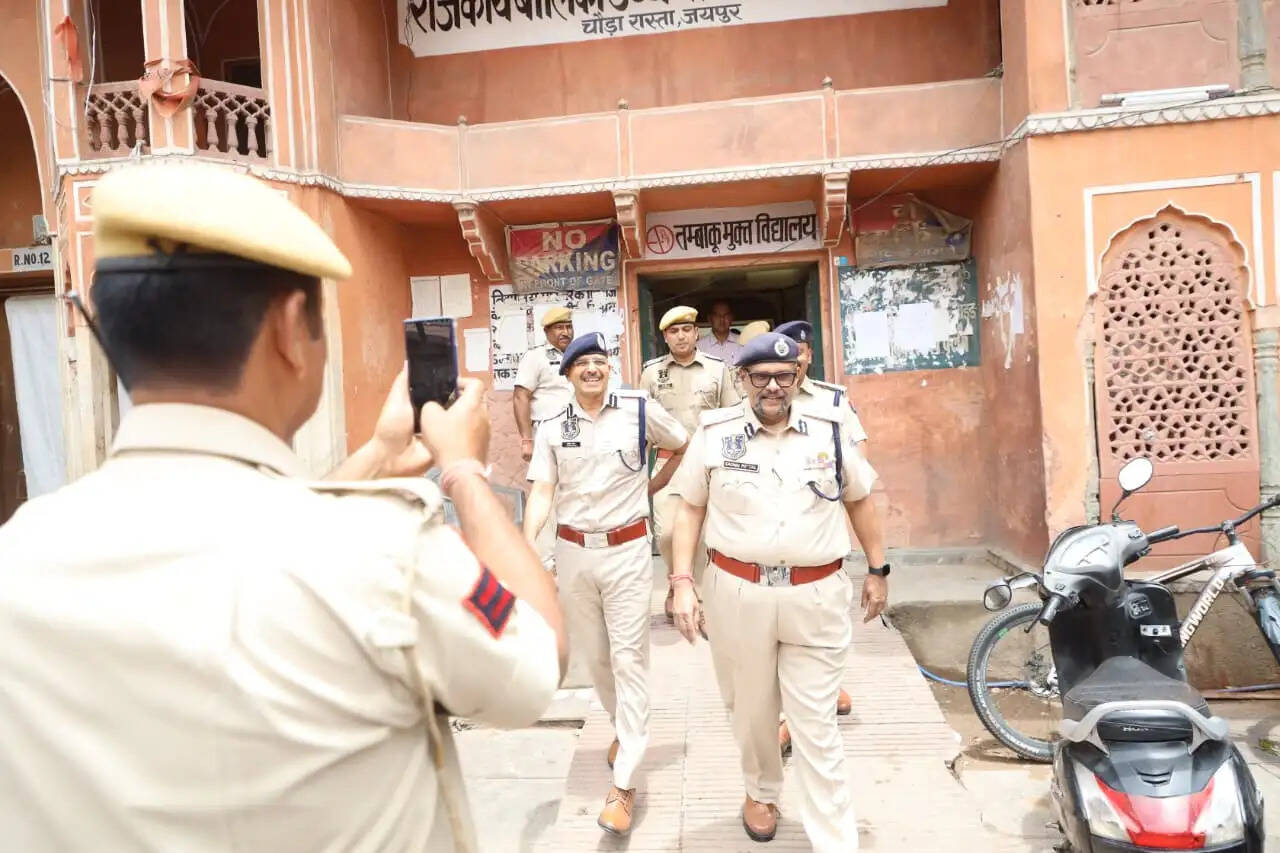 कड़े पहरे में संपन्न हुई री-नीट परीक्षा&nbsp;:&nbsp;प्रशासन-पुलिस ने संभाली कमान