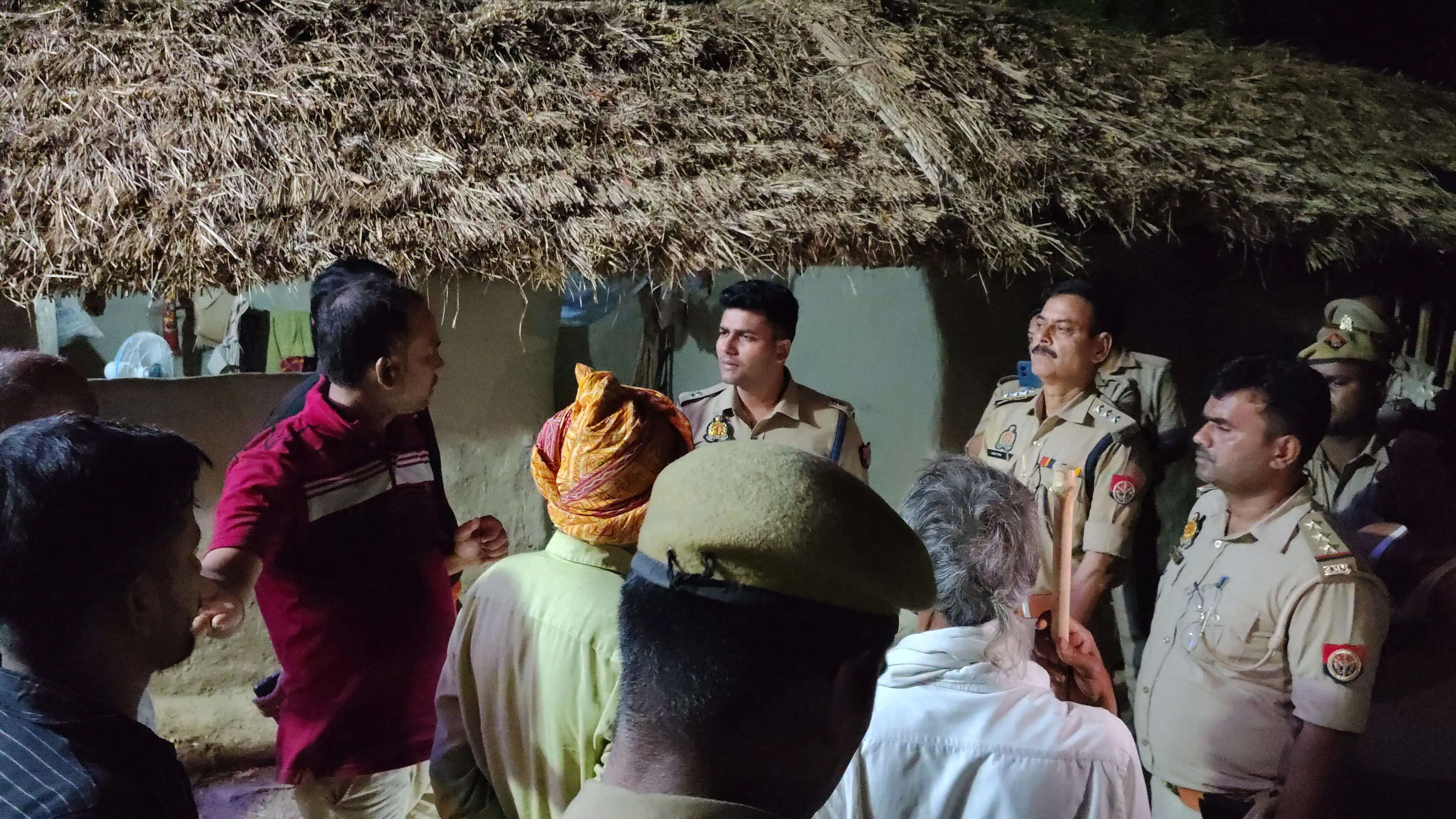 भदोही में दो पक्षों में फायरिंग,दो घायल, पांच नामजद समेत 15 अज्ञात पर मुकदमा दर्ज