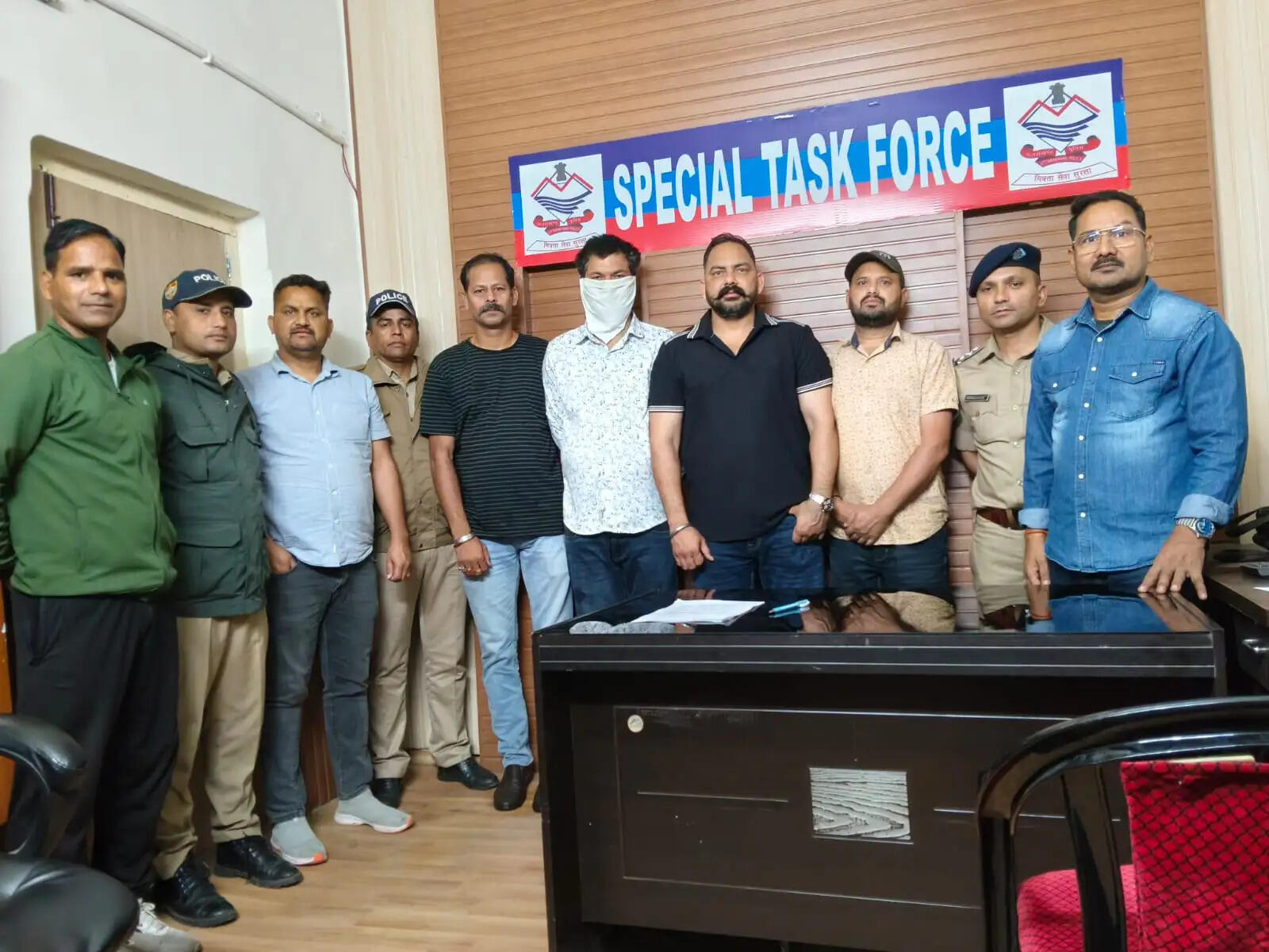 पच्चीस हजार का ईनामी बदमाश गिरफ्तार