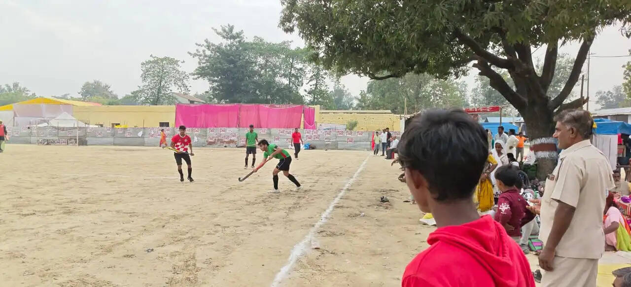 देवा मेले की हॉकी प्रतियोगिता में चार मुकाबले, बाराबंकी और गोला गोकरणनाथ की टीमों ने मारी बाजी