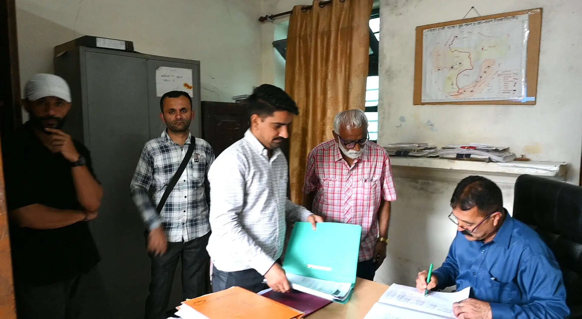 राजस्व लोक अदालतों के माध्यम से जिला सिरमौर में 6107 नामांतरण मामलों का निपटारा