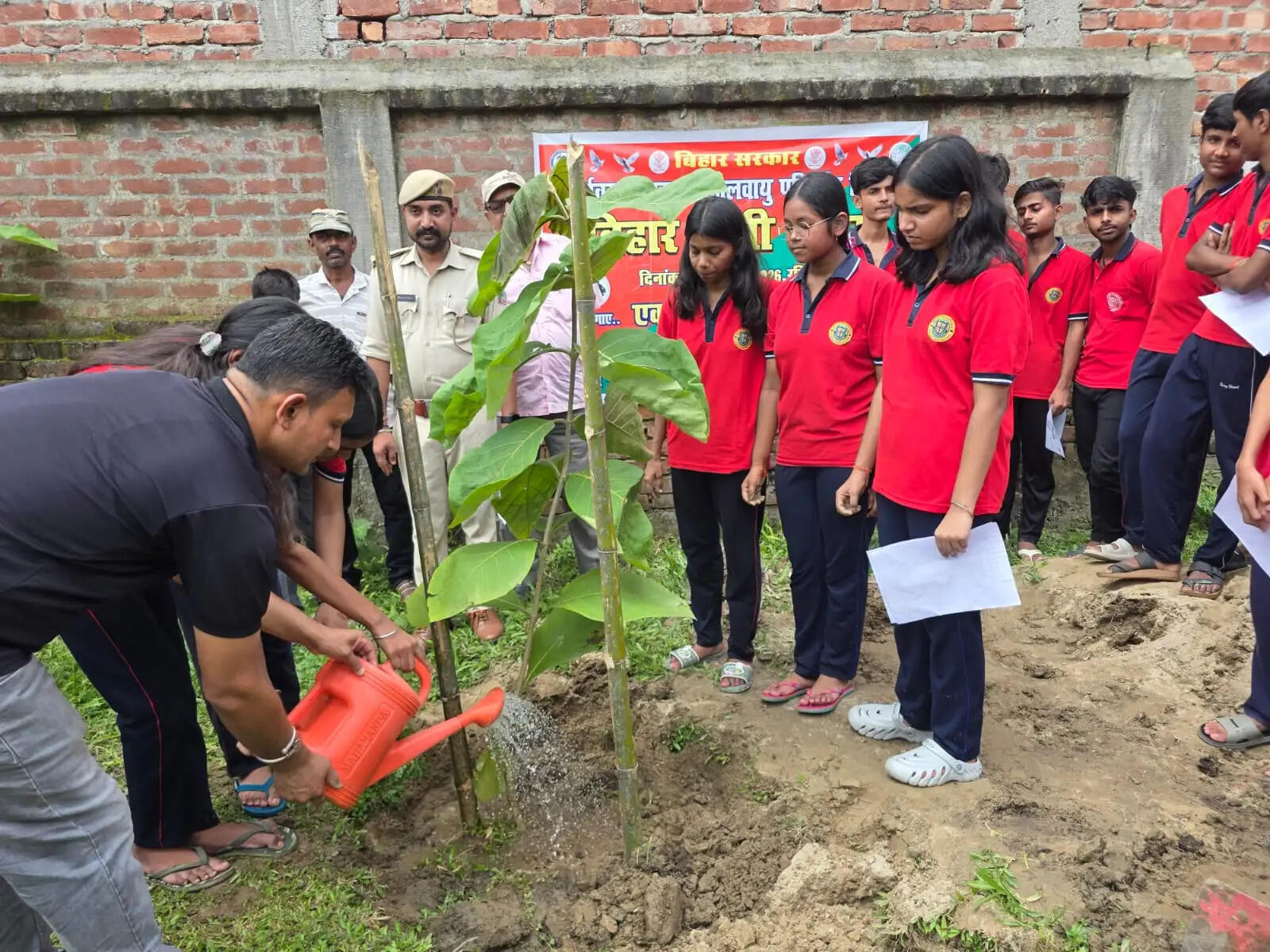 बिहार पृथ्वी दिवस पर स्कूली बच्चों ने लिया पर्यावरण संरक्षण का संकल्प