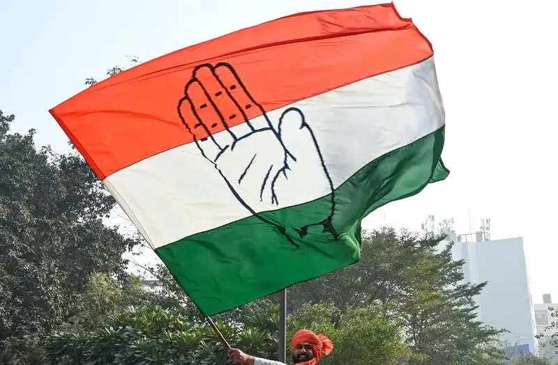 भोपाल में आज मुख्य चुनाव आयुक्त के इस्तीफे की मांग को लेकर कांग्रेस का पैदल मार्च
