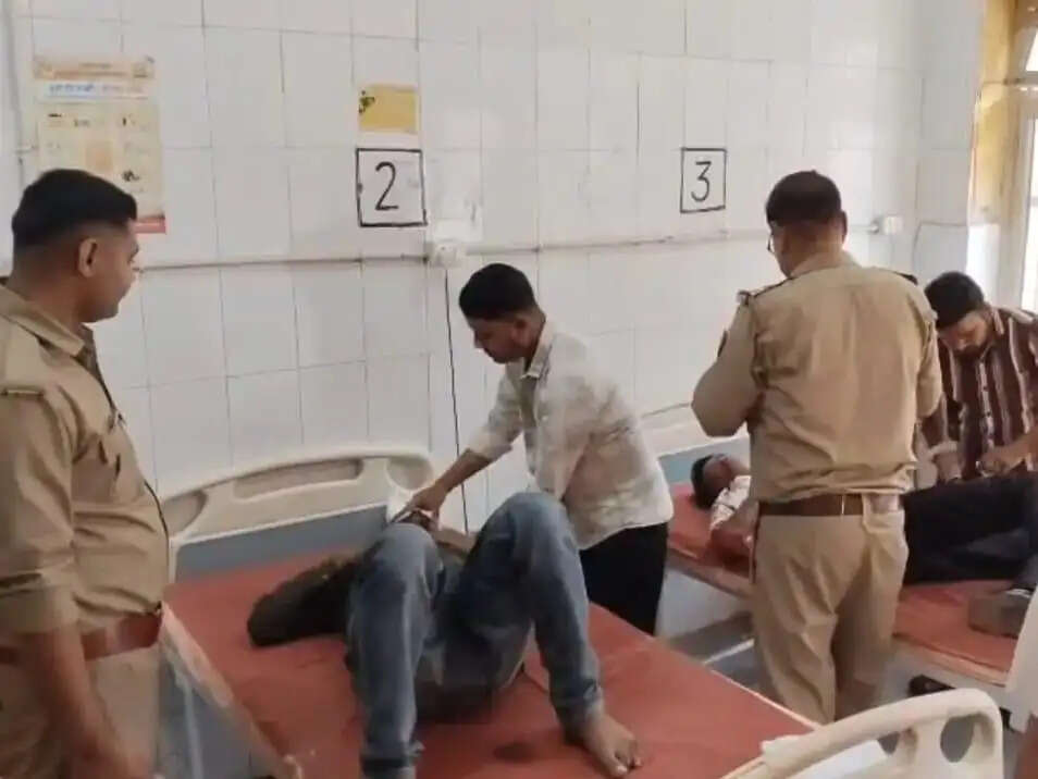 हाथरस जिले में अलग—अलग दो सड़क हादसों में सात लोग घायल