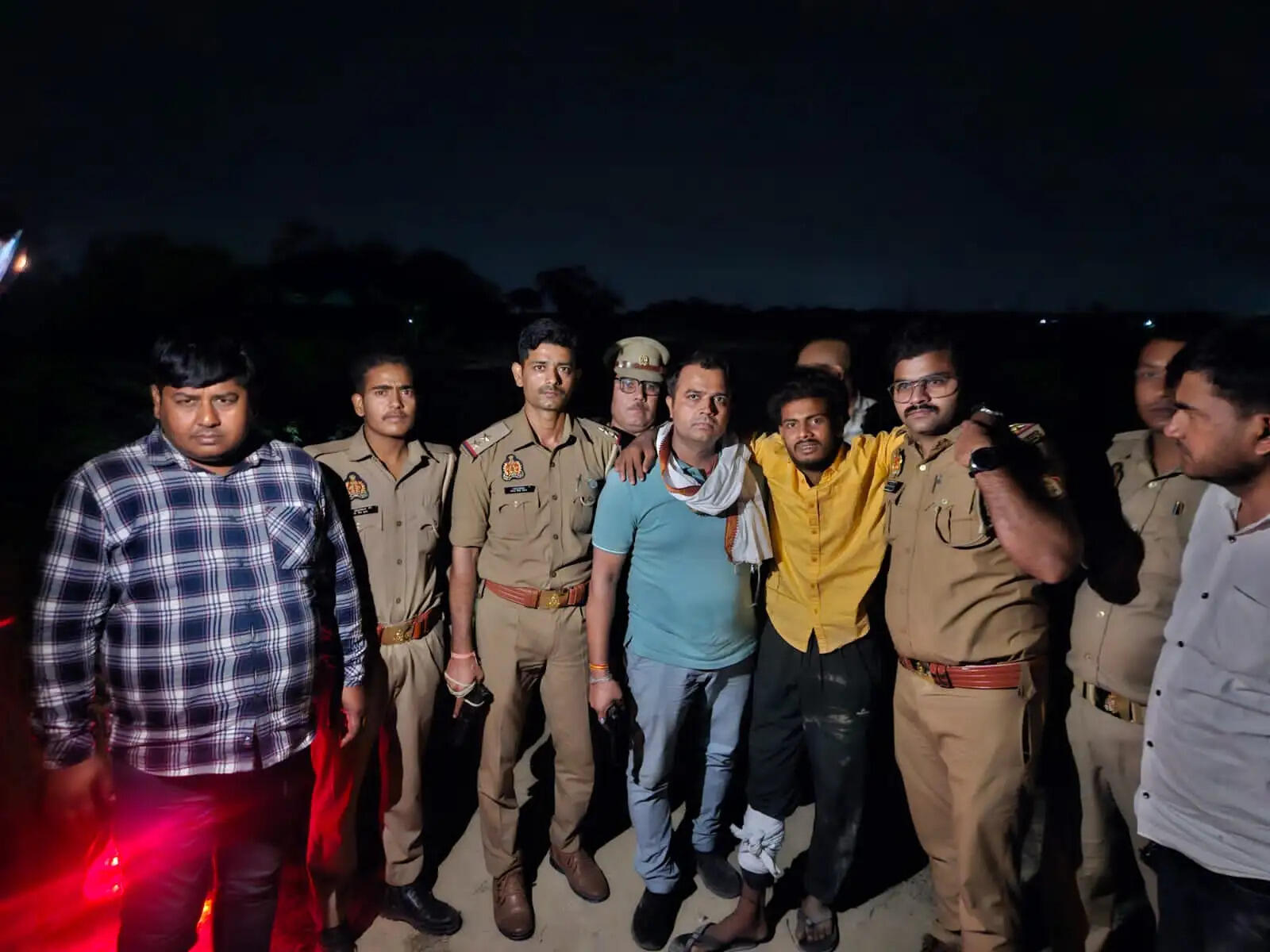 पुलिस मुठभेड़ में एक बदमाश घायल, तीन गिरफ्तार