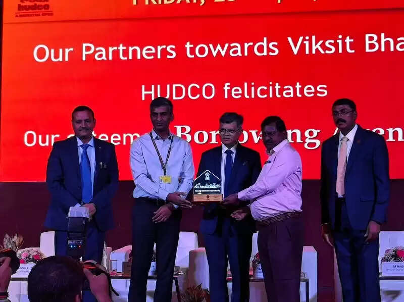 ऊर्जा क्षेत्र में उत्‍कृष्‍ट योगदान के लिए मप्र पूर्व क्षेत्र विद्युत वितरण कंपनी को हुडको का राष्‍ट्रीय सम्मान