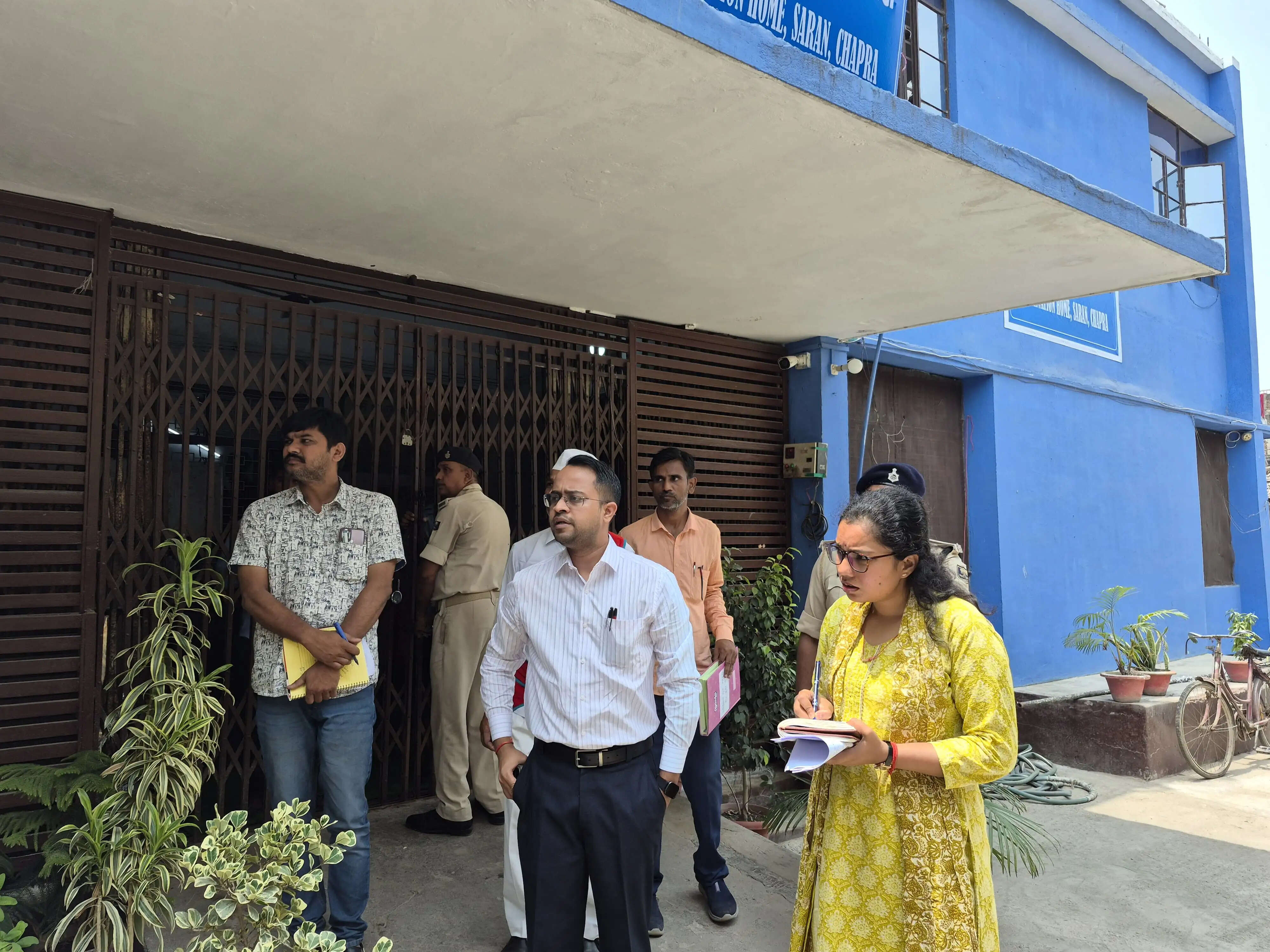 जिलाधिकारी ने बाल सुधार गृह का किया औचक निरीक्षण