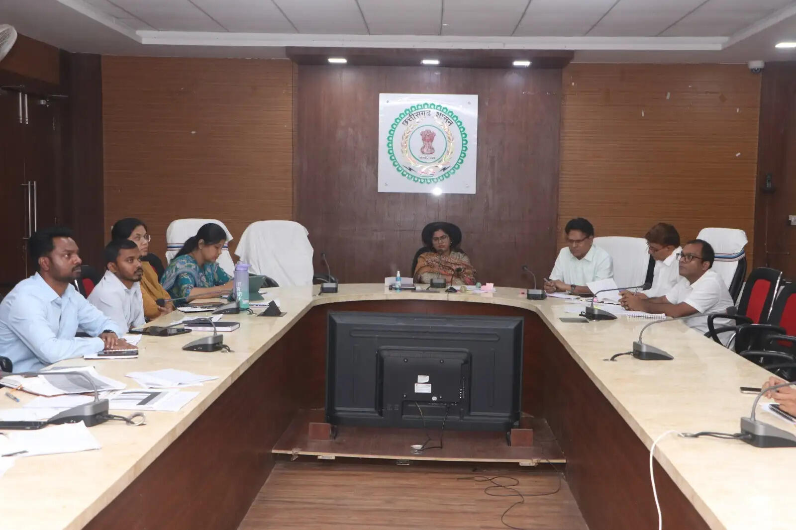 सूरजपुर : एनकॉर्ड समिति की बैठक में नशे के खिलाफ सख्त कार्रवाई के निर्देश