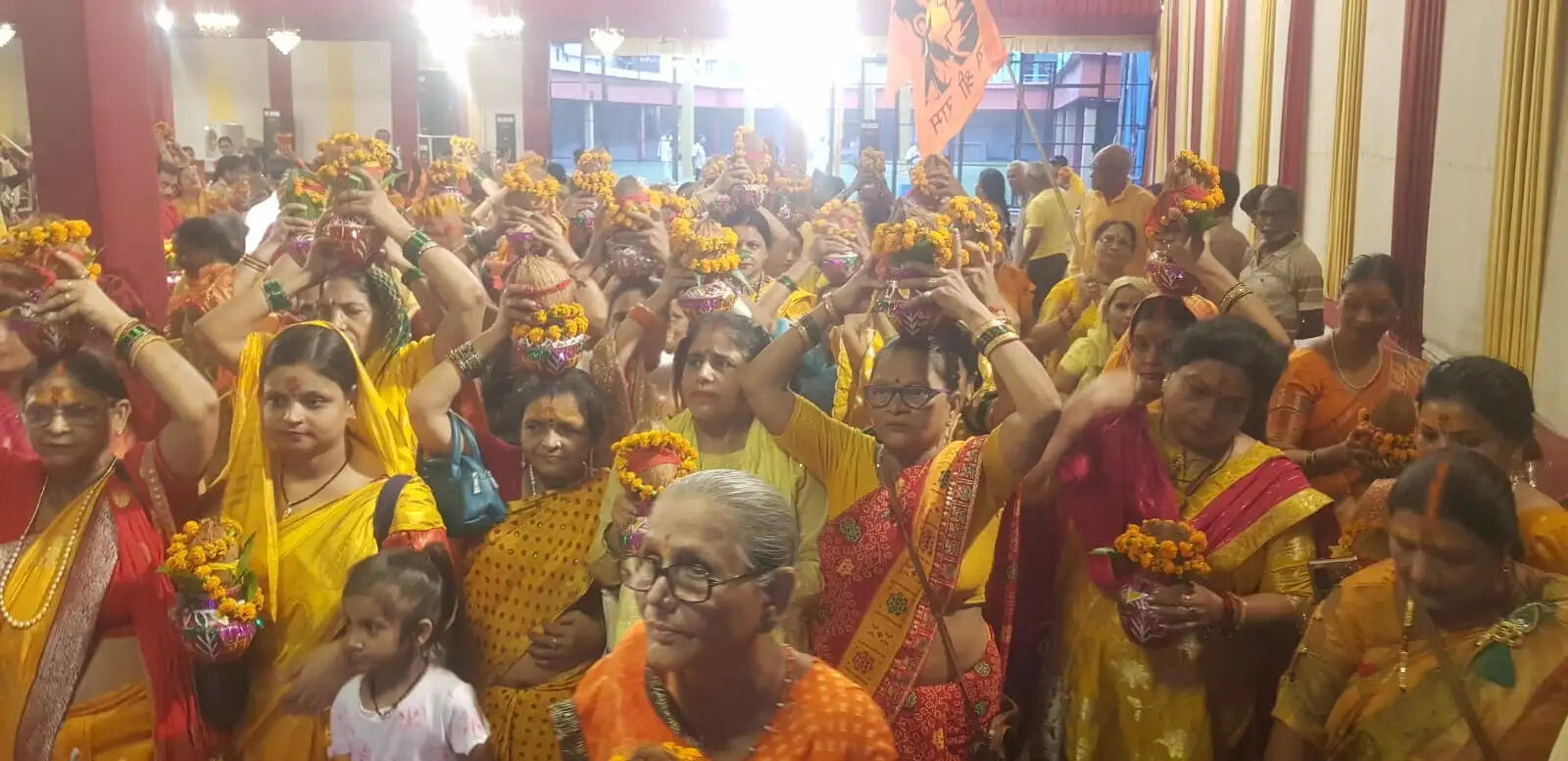 शिव महापुराण कथा से पहले निकली भव्य कलश यात्रा, जयकारों से गूंजा नगर