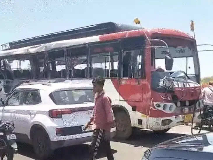 रायसेन में भीषण सड़क हादसा, दो बसों की आमने-सामने की टक्कर में 3 की मौत, 15 घायल