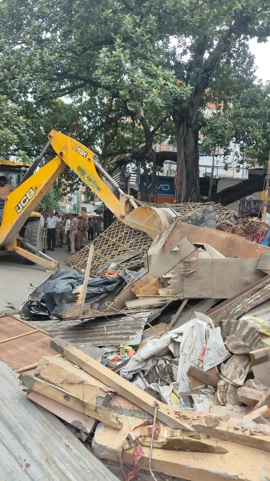 नगर निगम ने चलाया अतिक्रमण हटाओ अभियान, वसूला जुर्माना