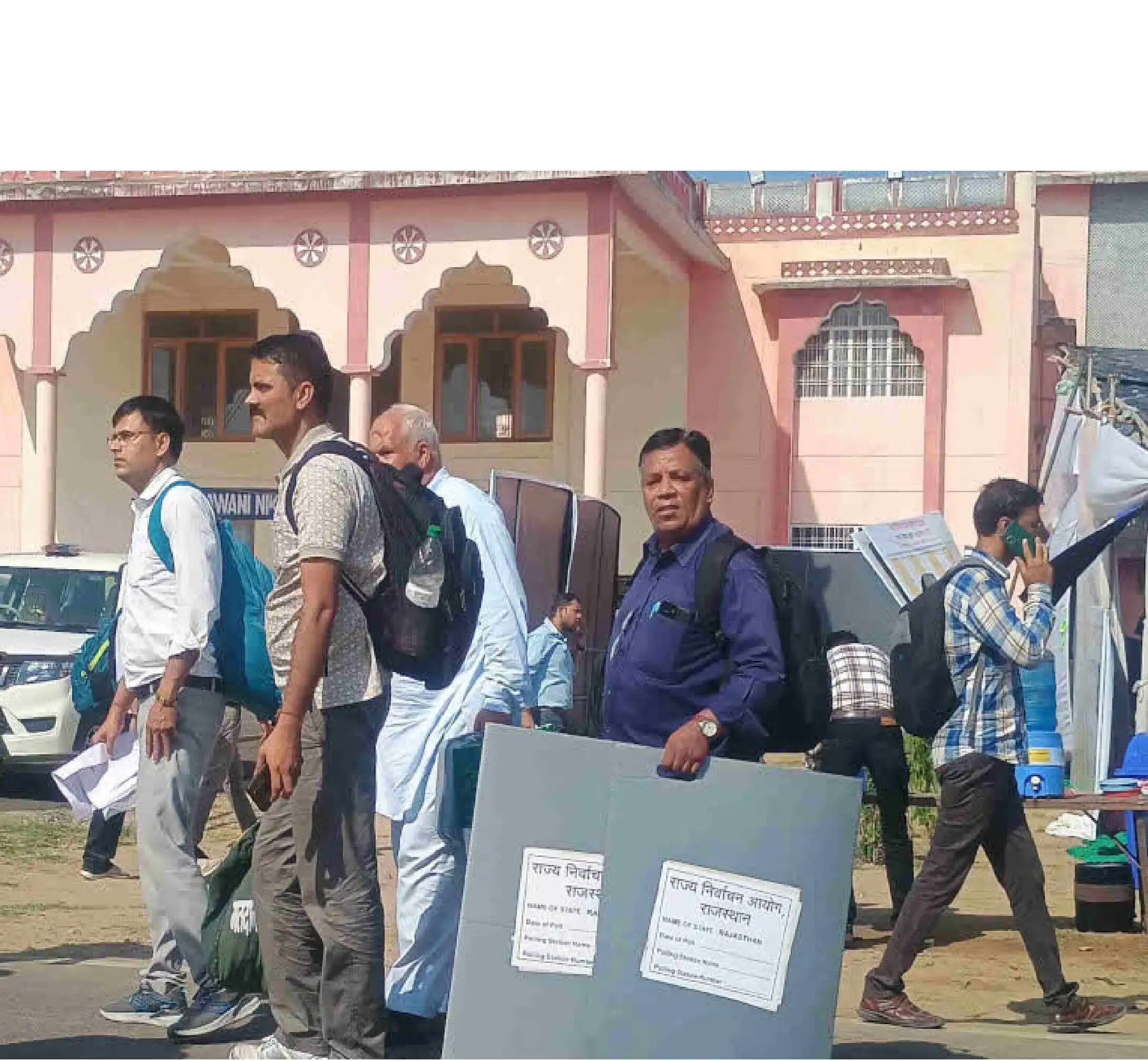 2 हजार 256 बूथों के लिए रवाना हुईं पोलिंग पार्टियां:नगर निगम के 150 वार्डों में&nbsp;&nbsp;शुक्रशार&nbsp;काे होगा मतदान